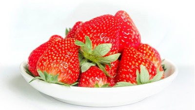草莓十月管理要點：壯苗關鍵時期，扣棚、覆蓋地膜要做好!